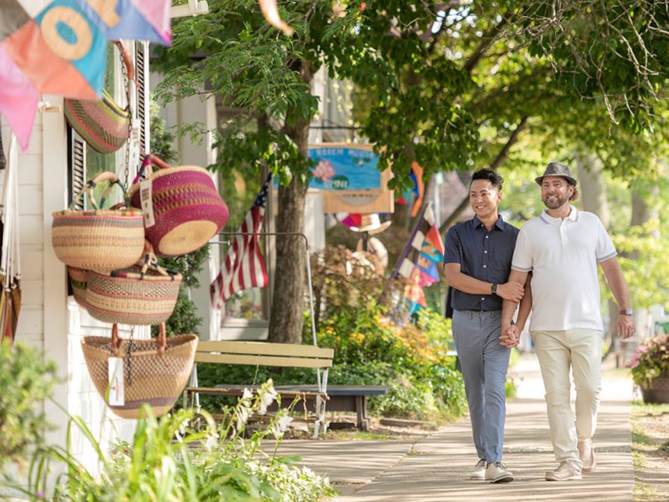 Shopping in Saugatuck - Wickwood Inn